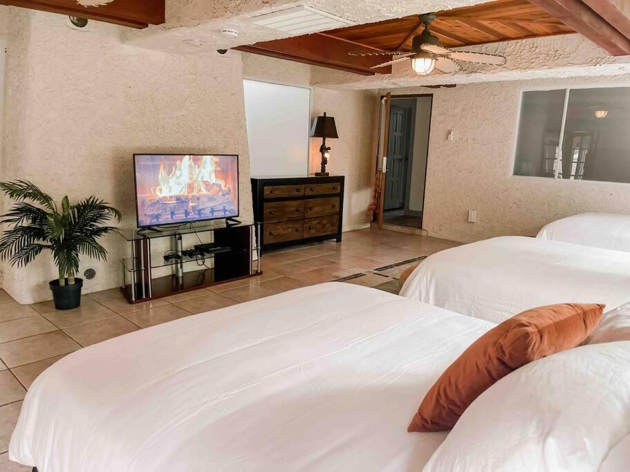 *Entertainment Villa* 5Min To Strip Optional Heated Pool Jacuzzi! Las Vegas Esterno foto
